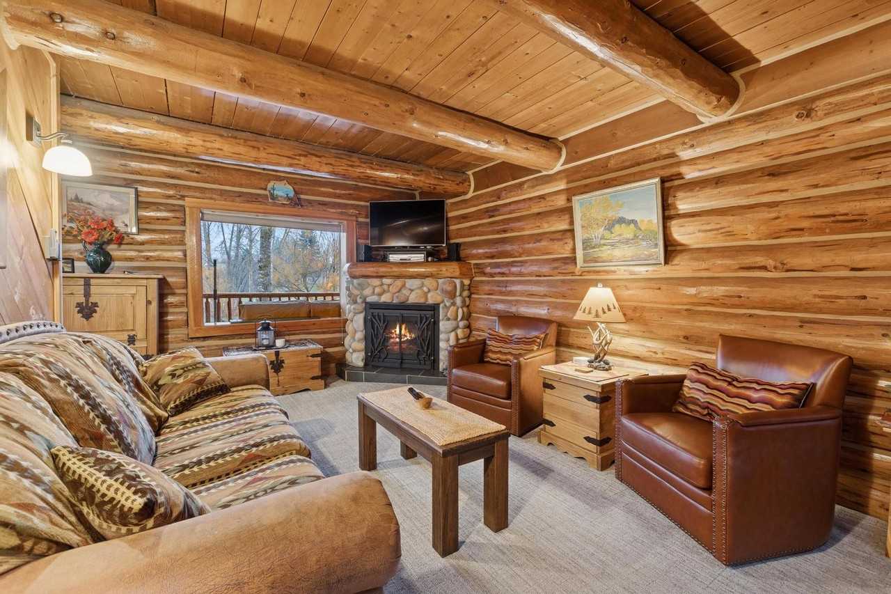 214 W 6th St - Photo 7 of 41