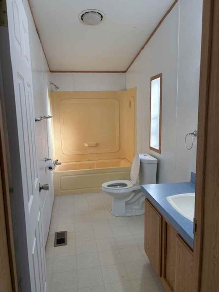 18 Sunlight Ave - Photo 6 of 9