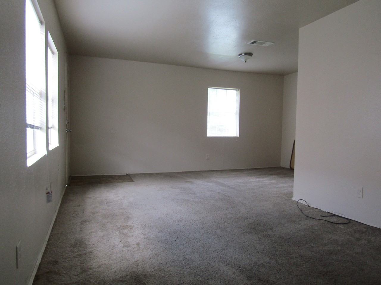 2707 Avenue G - Photo 3 of 11