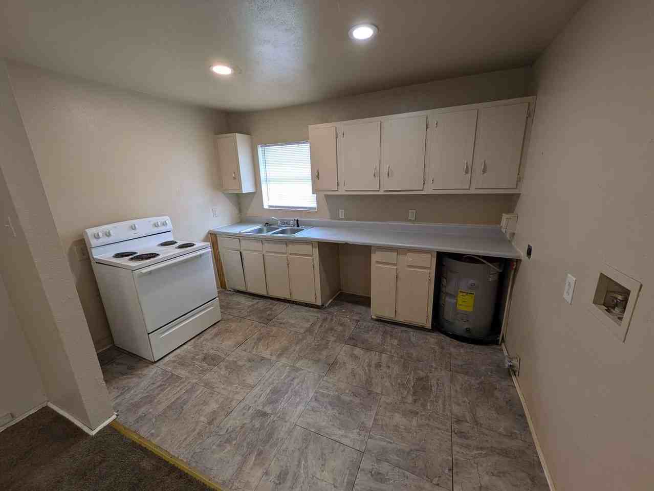 2707 Avenue G - Photo 4 of 11