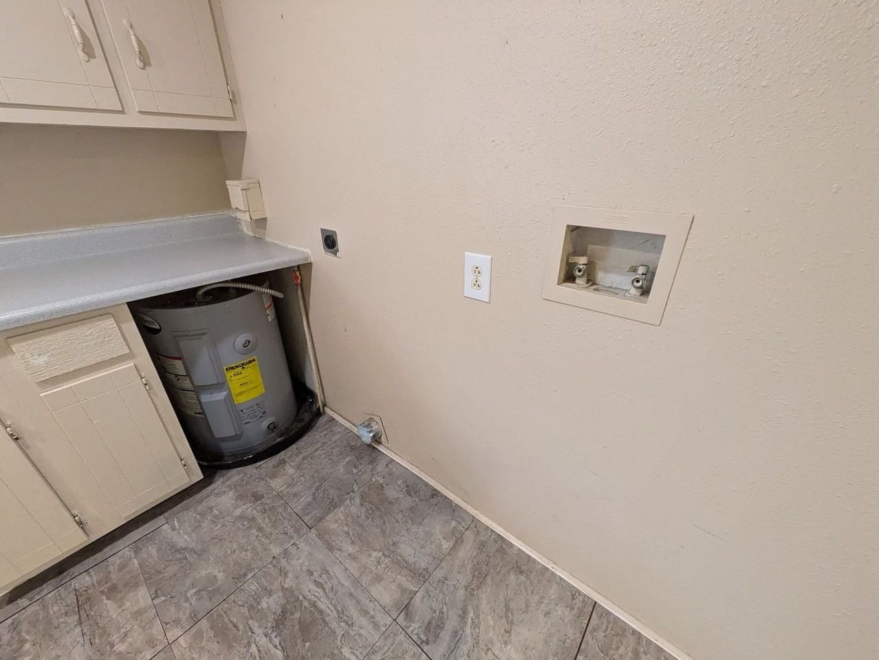 2707 Avenue G - Photo 5 of 11