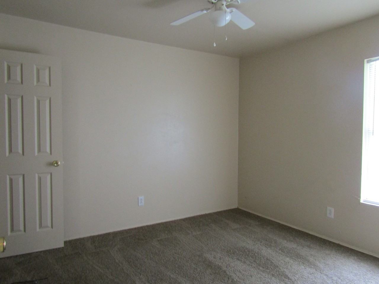 2707 Avenue G - Photo 7 of 11