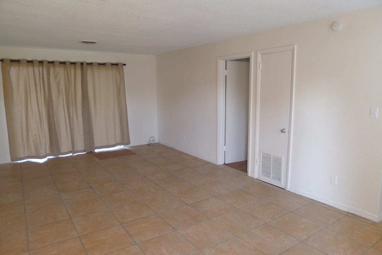 1112 Dickens Ave - Photo 6 of 14