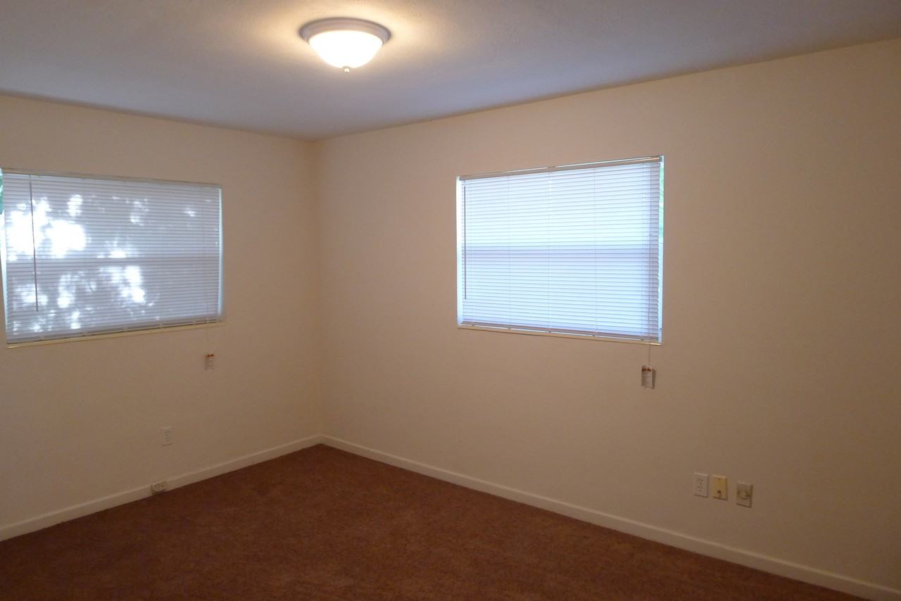 1112 Dickens Ave - Photo 7 of 14