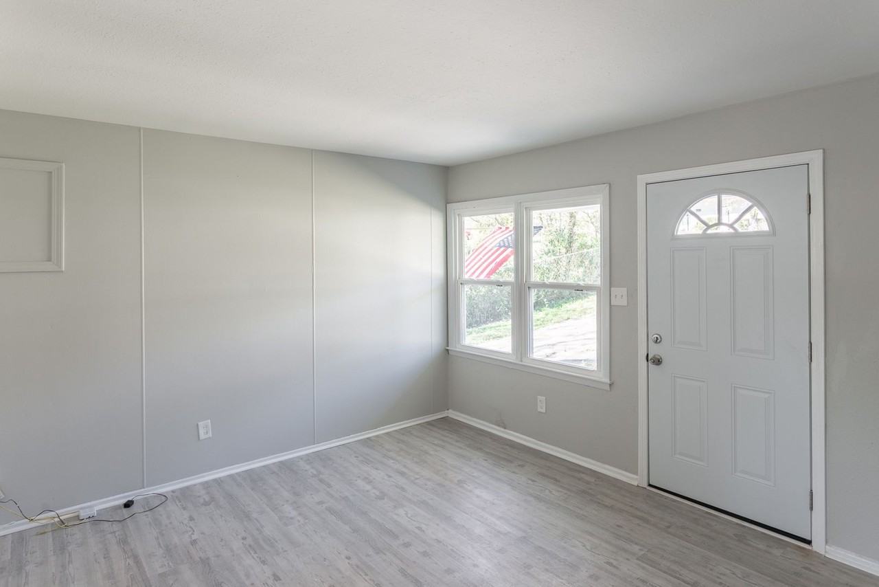 2409 Vining Ave Nw - Photo 4 of 15