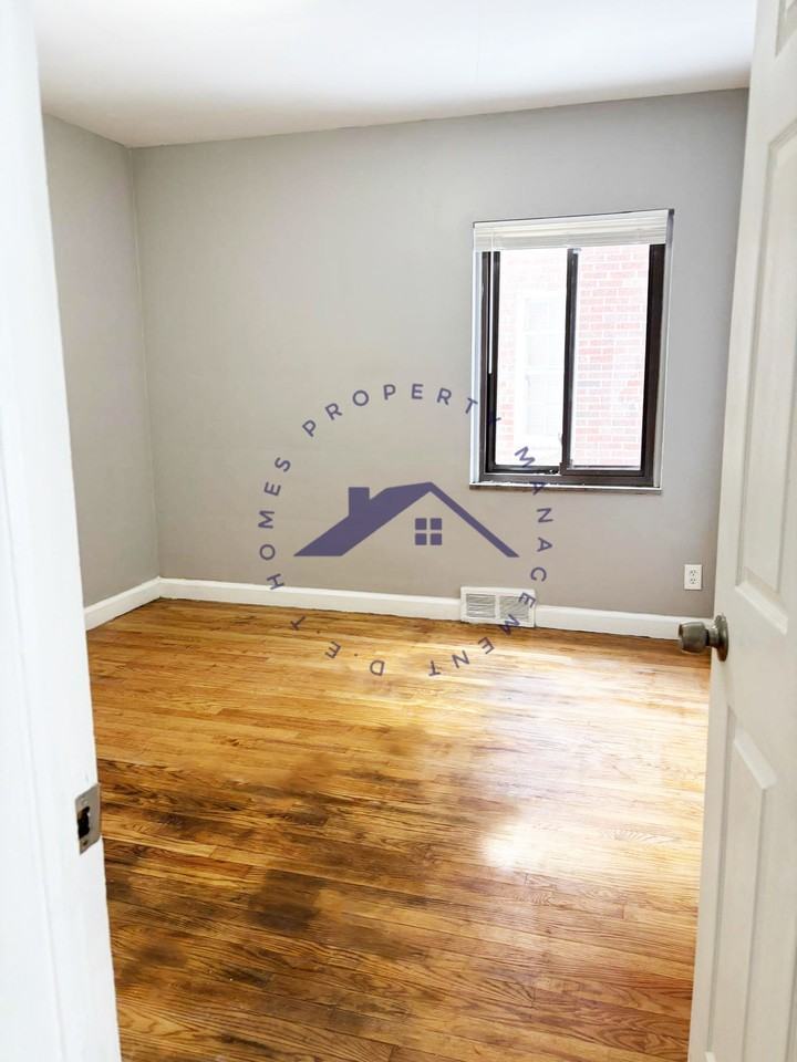 9622 Rutland St - Photo 7 of 14