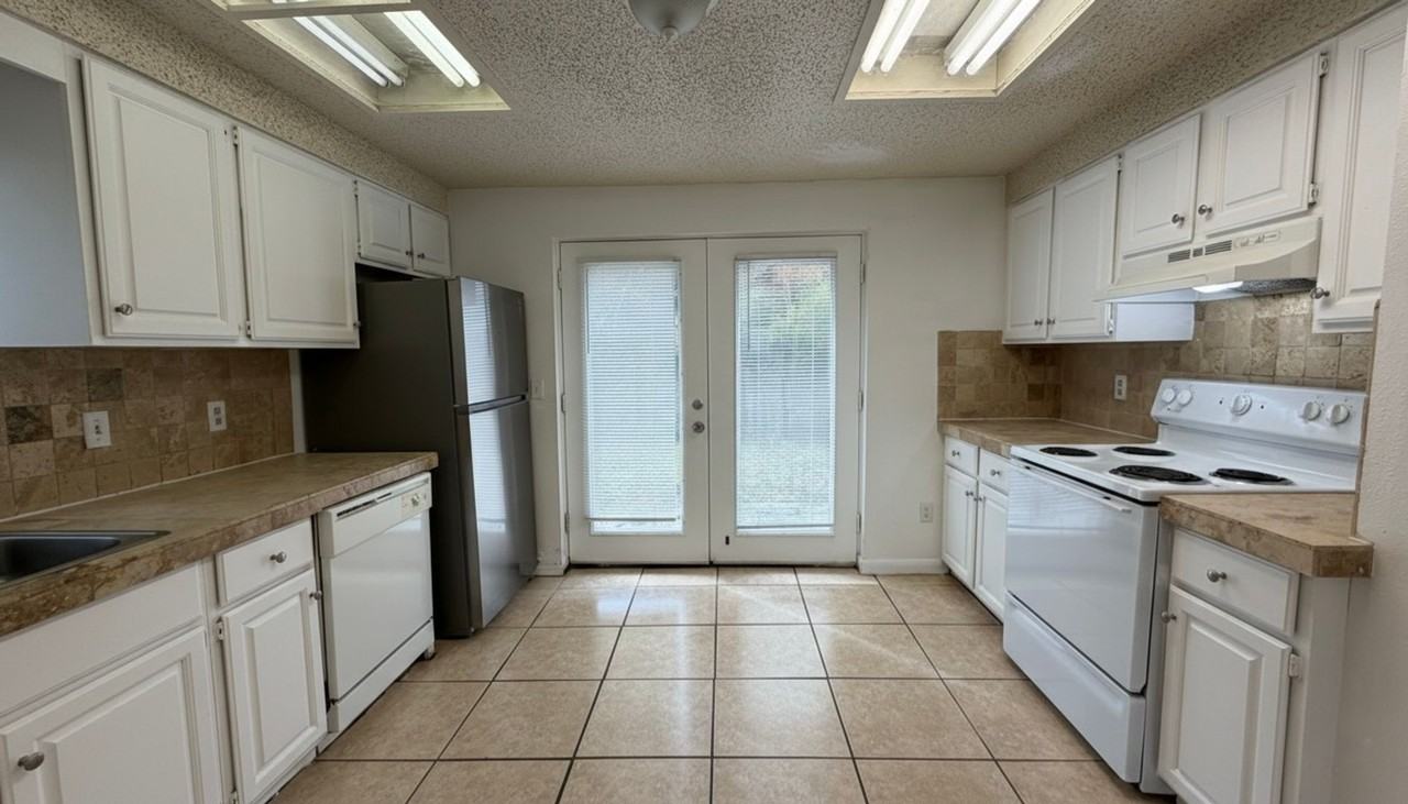 1842 Paine Ave - Photo 3 of 13