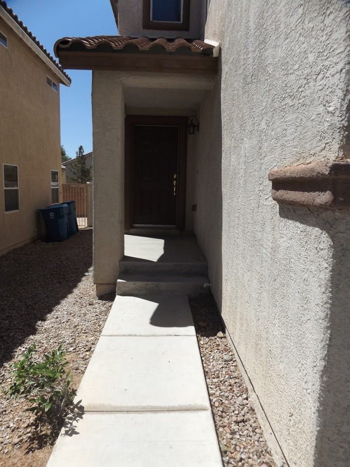 6467 Karlsen Ct - Photo 5 of 21