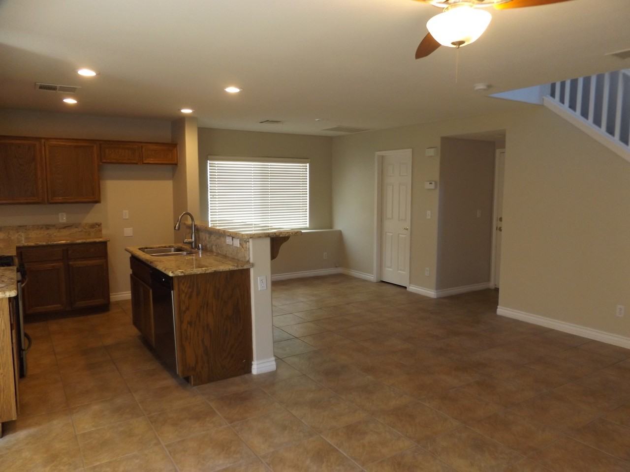 6467 Karlsen Ct - Photo 7 of 21