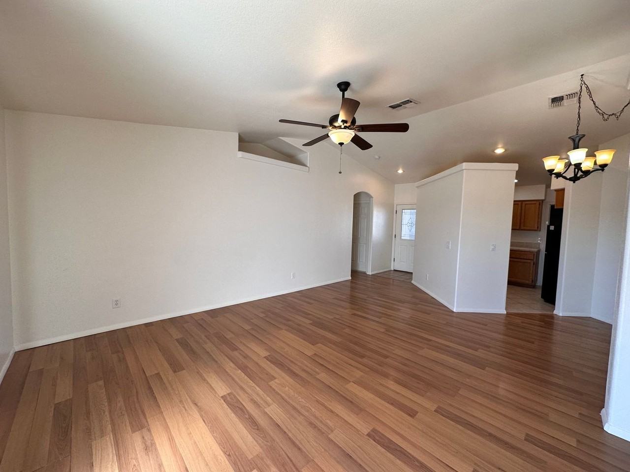 3650 N Wells St - Photo 7 of 50