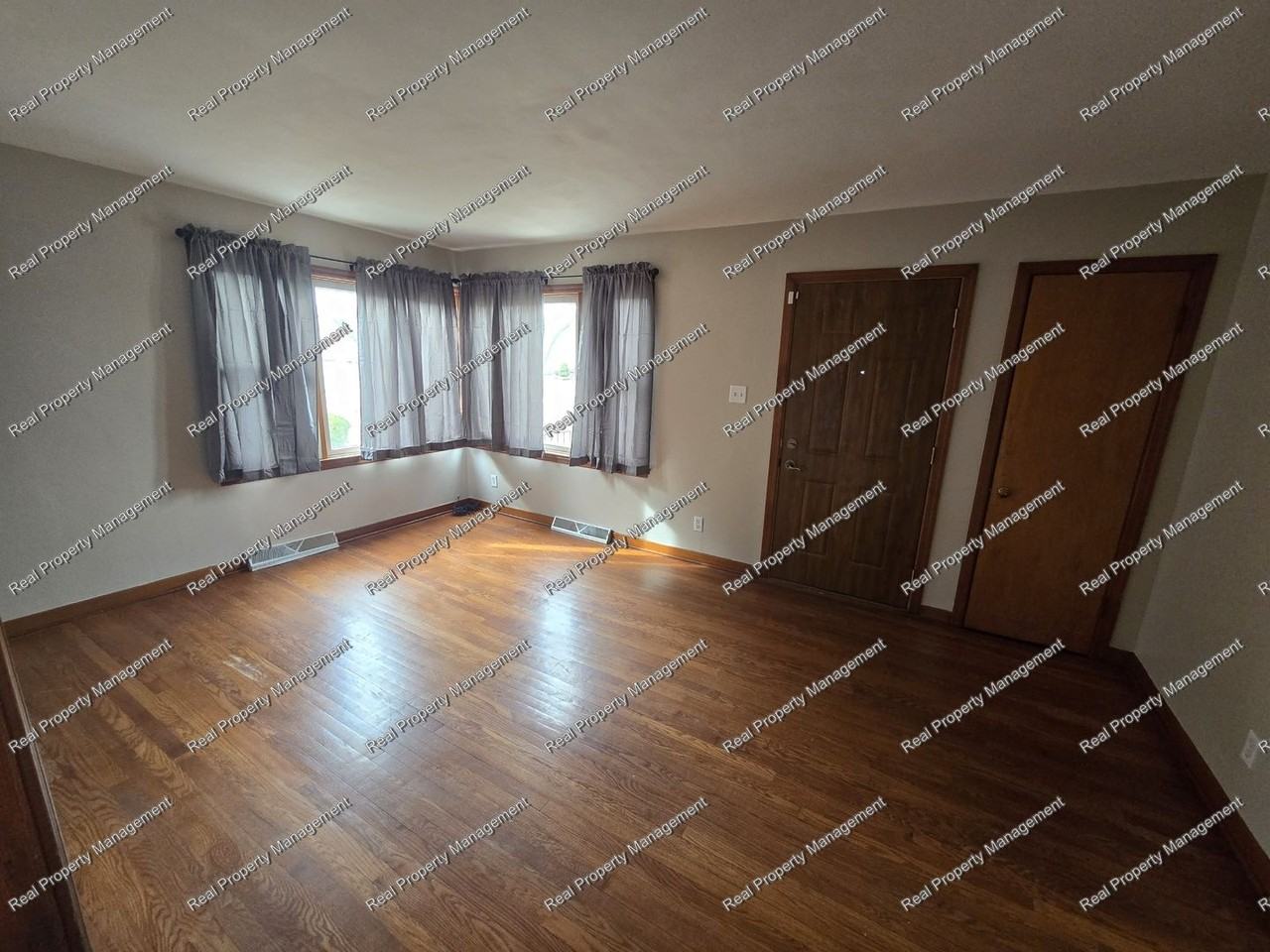 7427 Magoun Ave - Photo 2 of 14