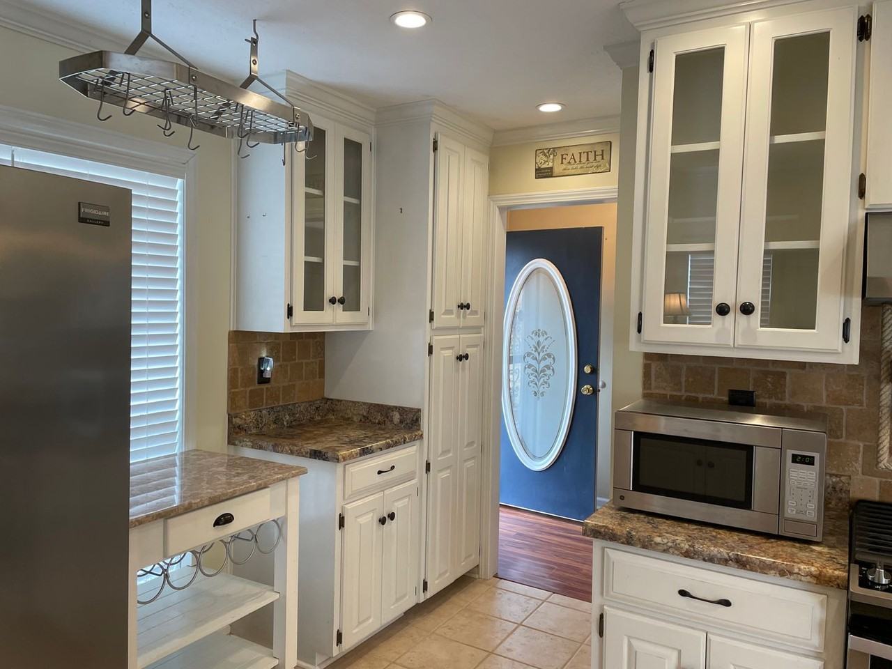 102 Strodes Creek Cir - Photo 3 of 20