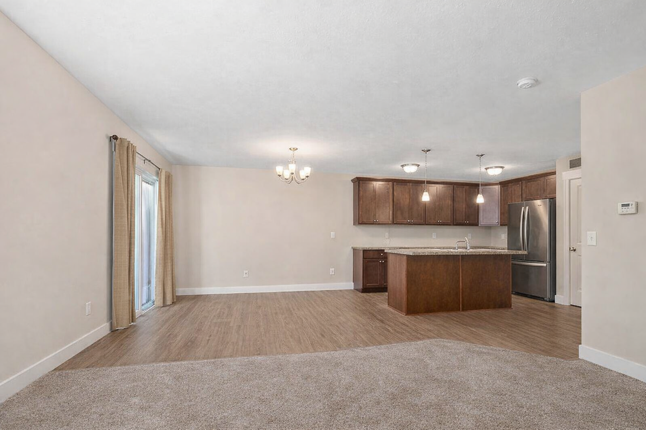 3725 Merriville Ct Se - Photo 3 of 21