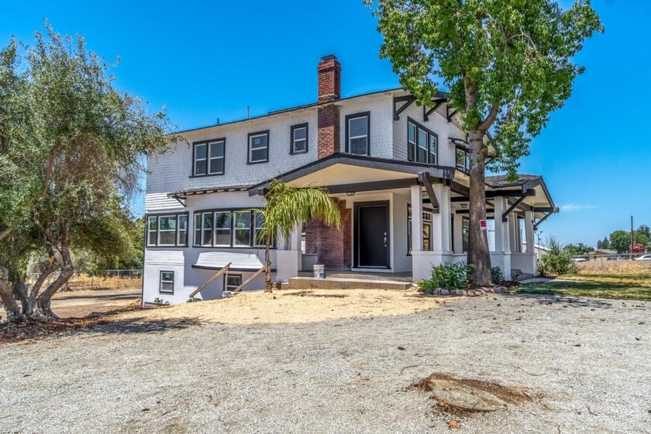 1019 N Main St - Photo 2 of 50