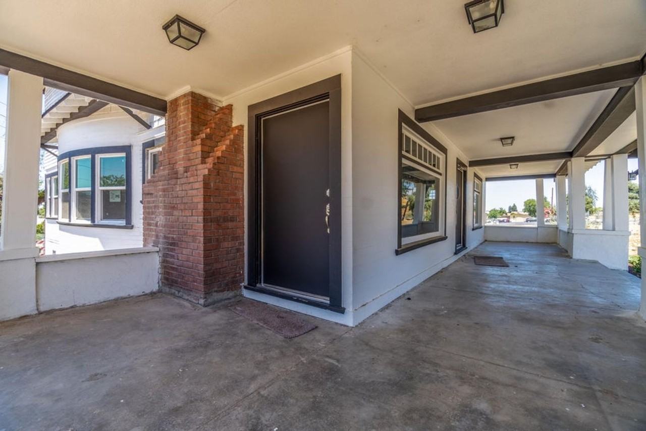 1019 N Main St - Photo 5 of 50