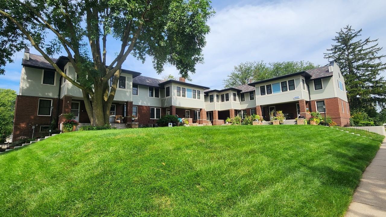 4902 California St - Photo 2 of 2