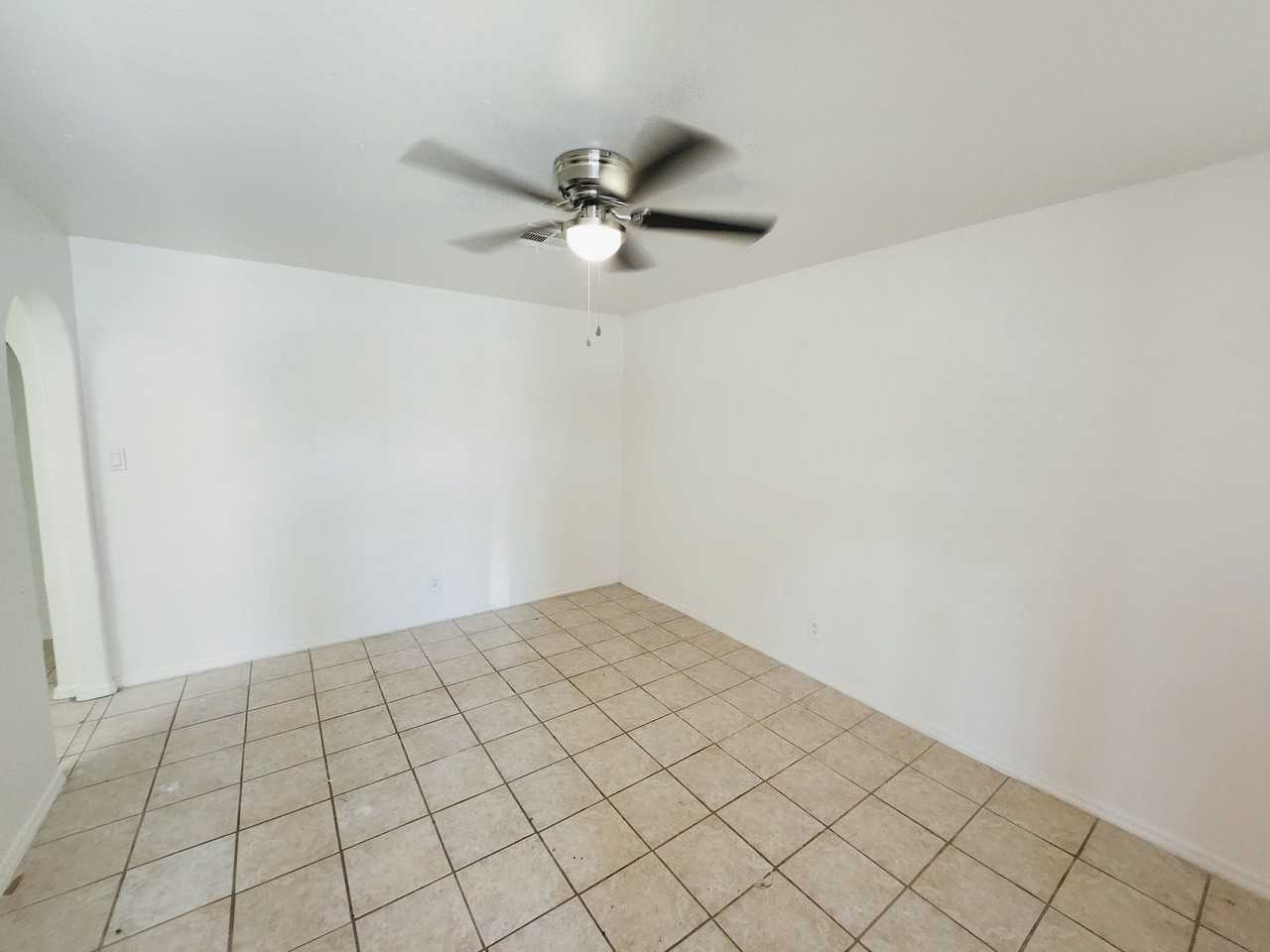 10648 N 15th Ave. - Photo 3 of 24