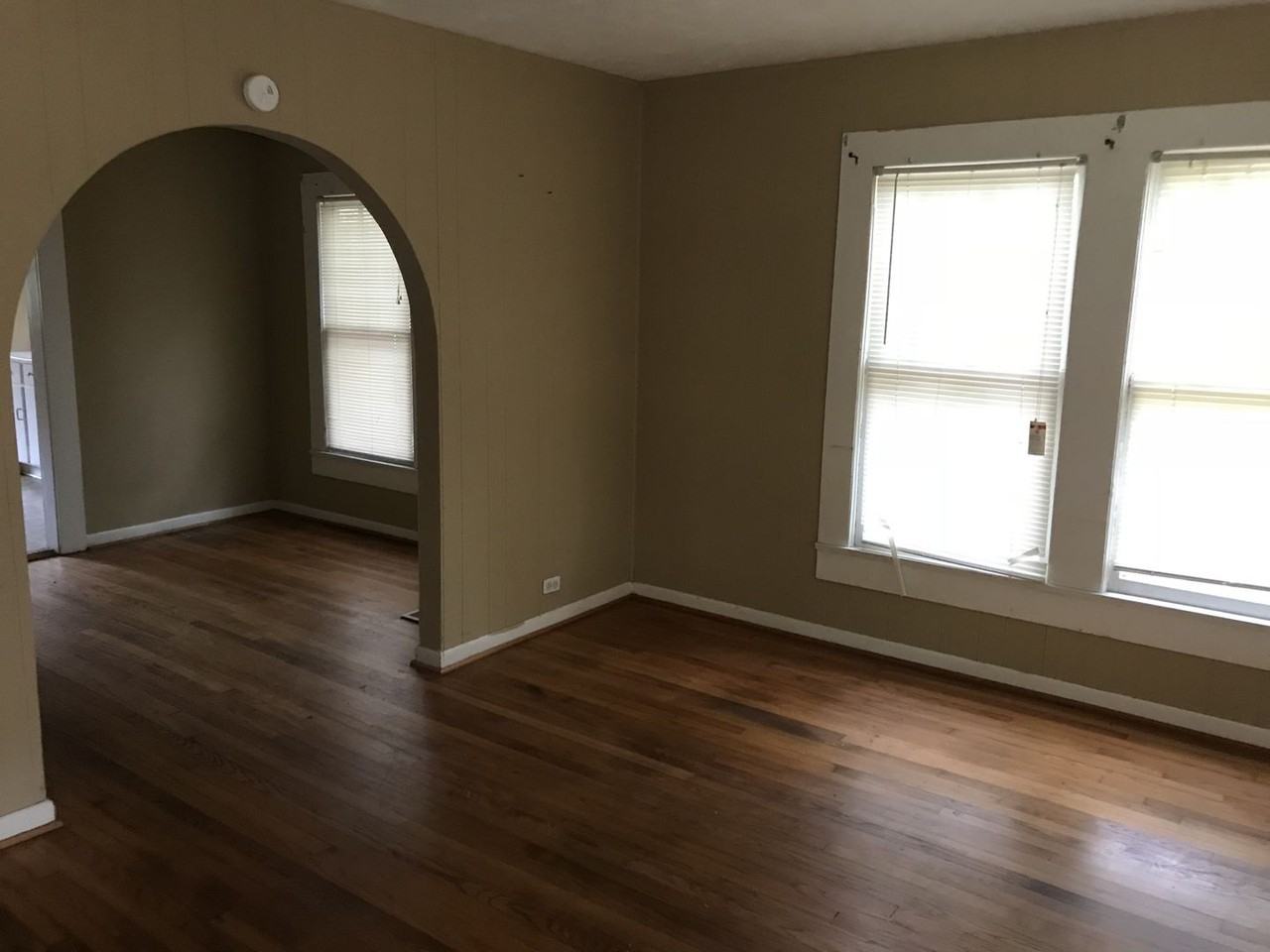 317 Albany Ave - Photo 2 of 4