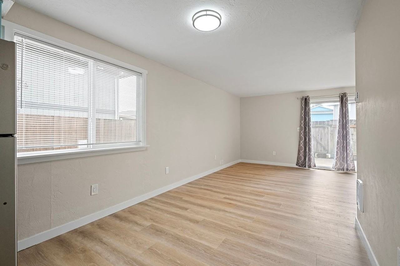 761 N Cloverleaf Loop - Photo 3 of 19