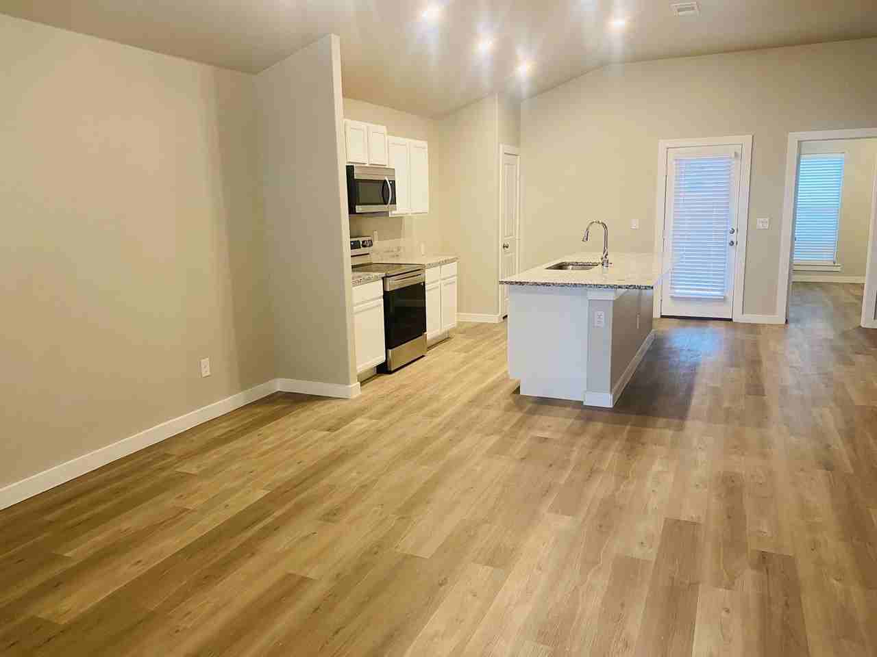 1810 134th St - Photo 2 of 14