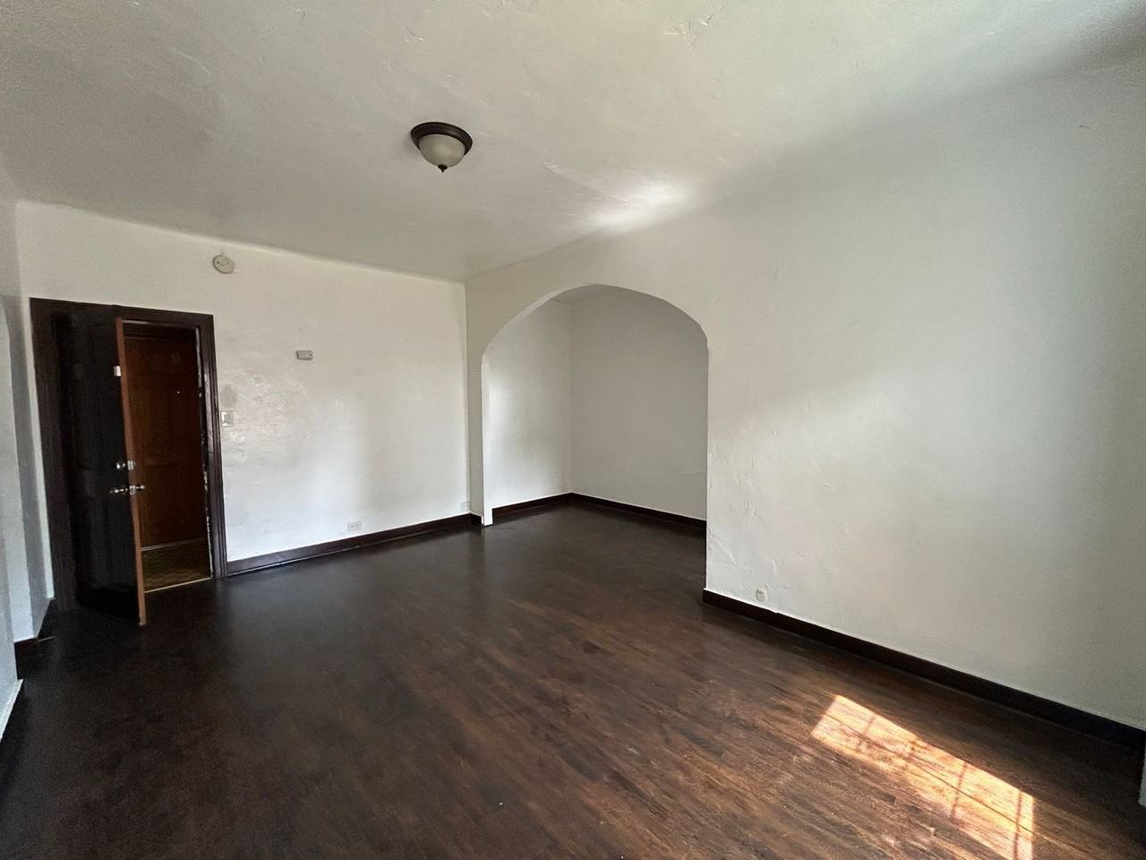 1102 S Mariposa Ave #108 - Photo 2 of 10