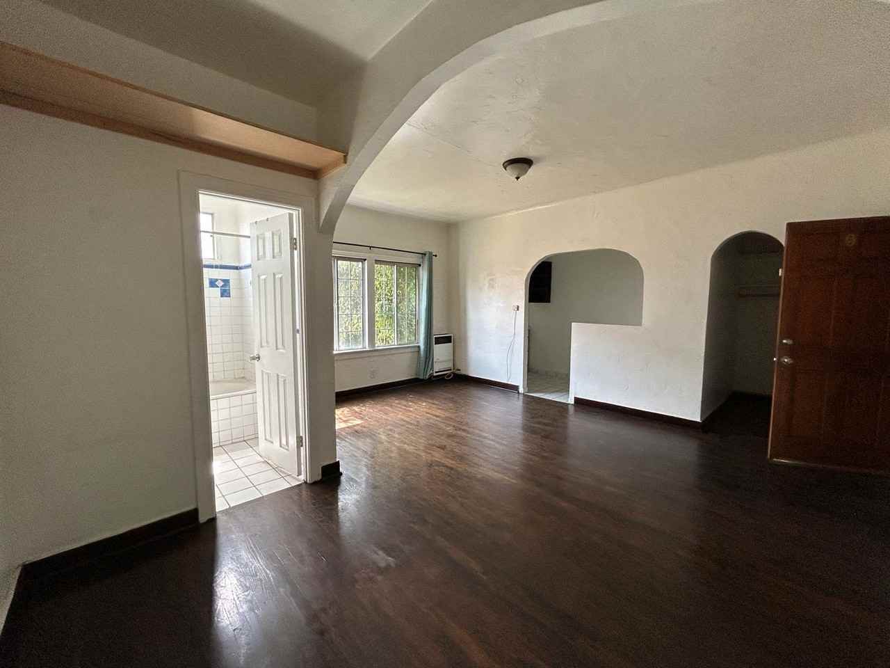 1102 S Mariposa Ave #108 - Photo 4 of 10