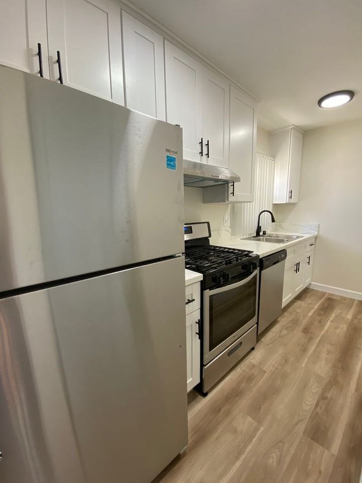 1645 W Adams Blvd - Photo 7 of 16