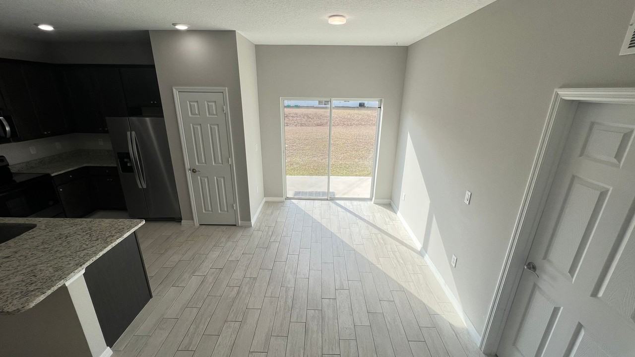 3298 Halden Ave Se - Photo 6 of 34