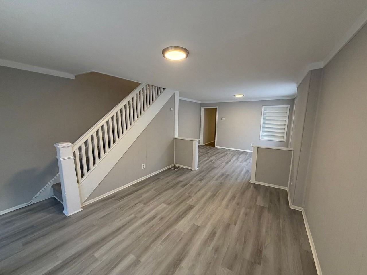 1700 W 11th St - Photo 4 of 11