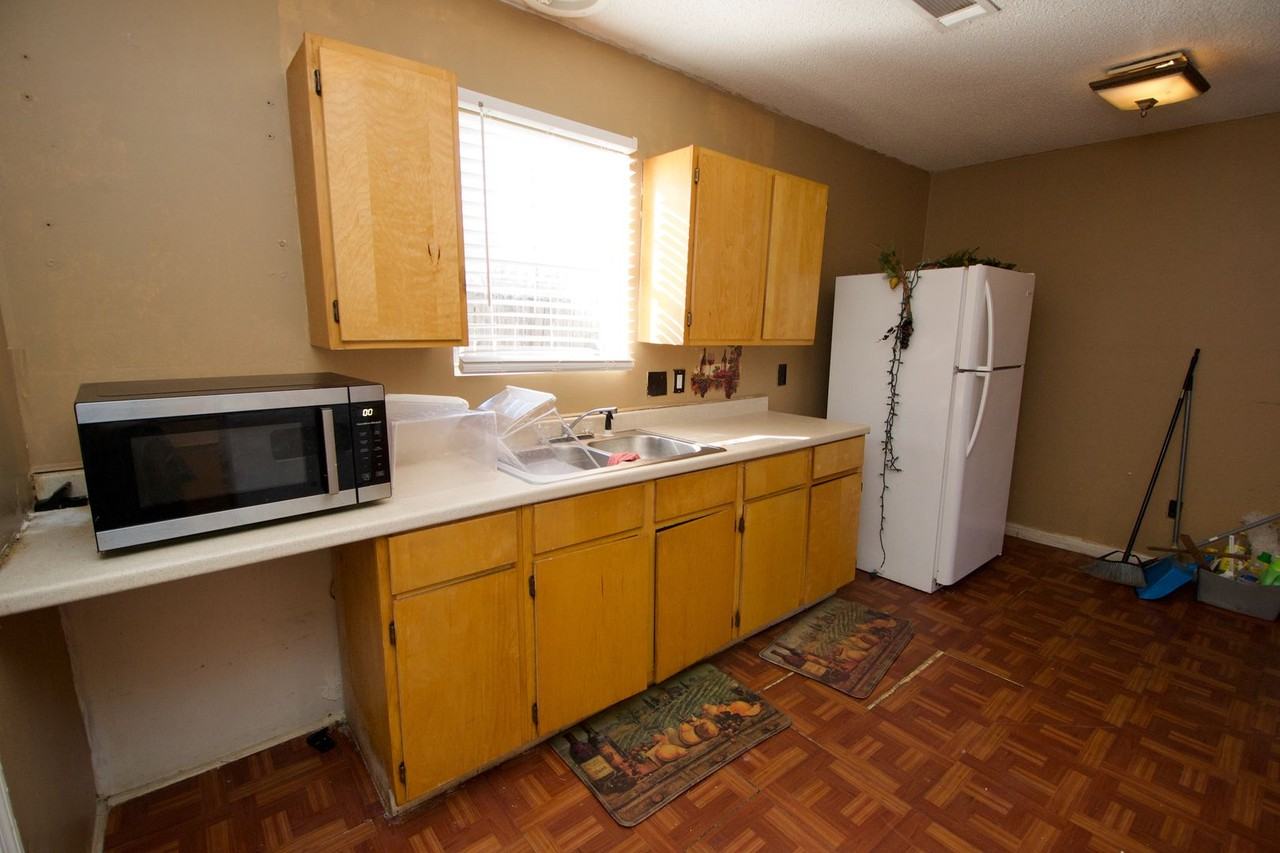 1115 Watwood Ave - Photo 2 of 17