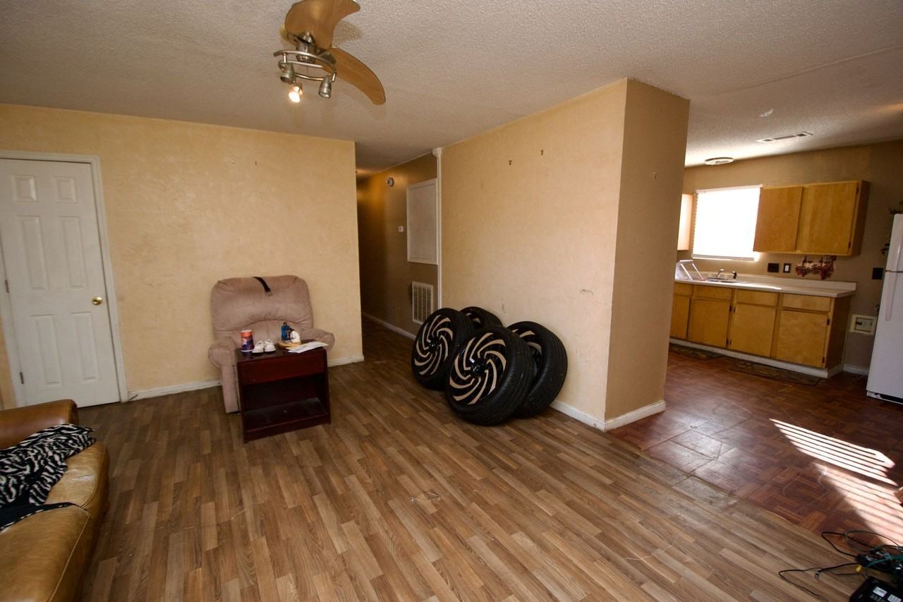 1115 Watwood Ave - Photo 3 of 17