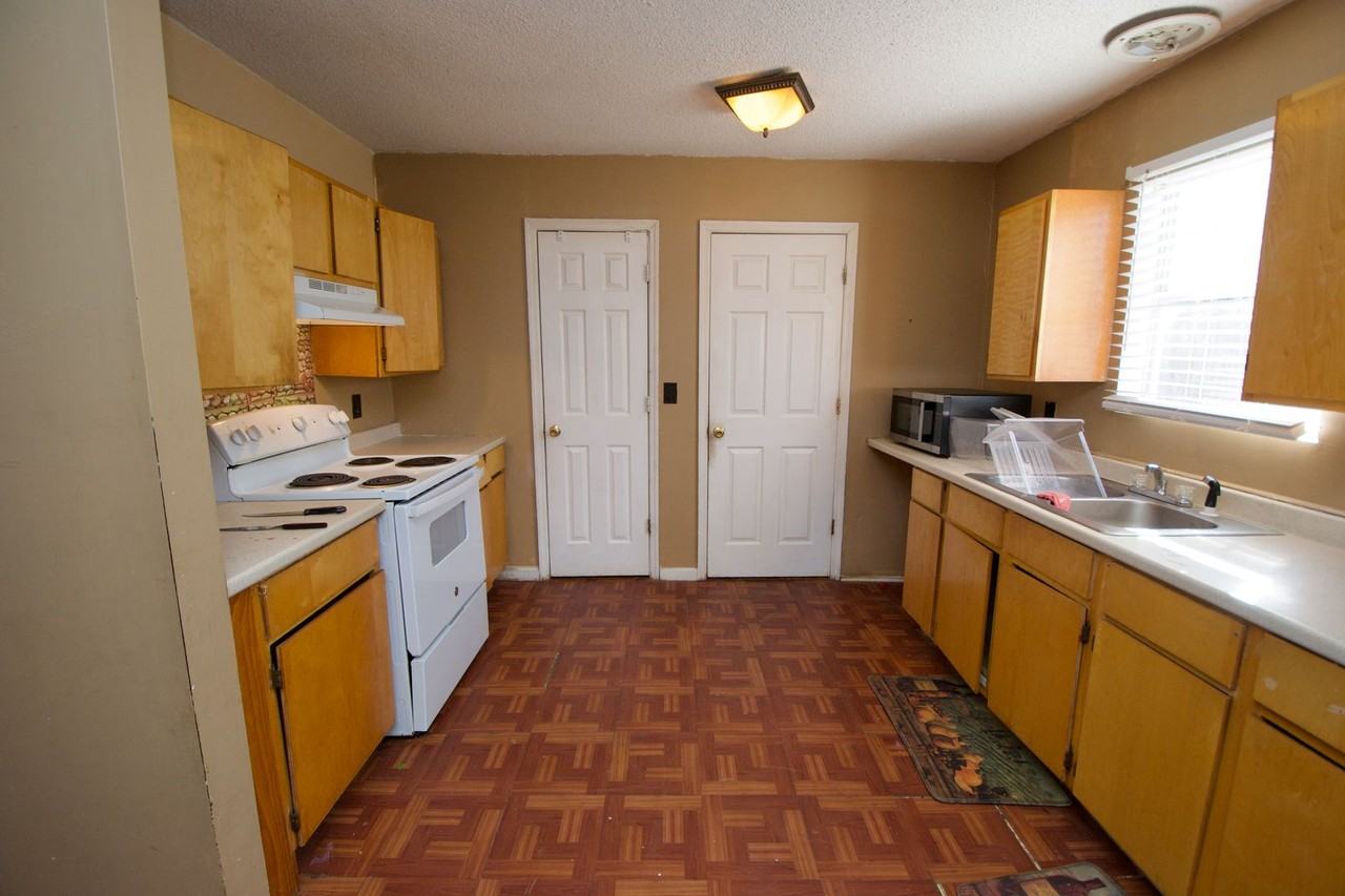 1115 Watwood Ave - Photo 4 of 17