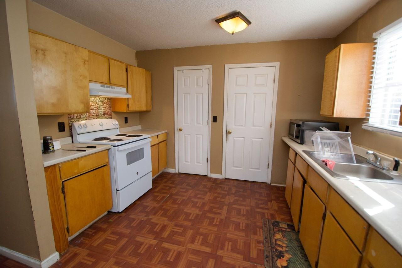 1115 Watwood Ave - Photo 6 of 17