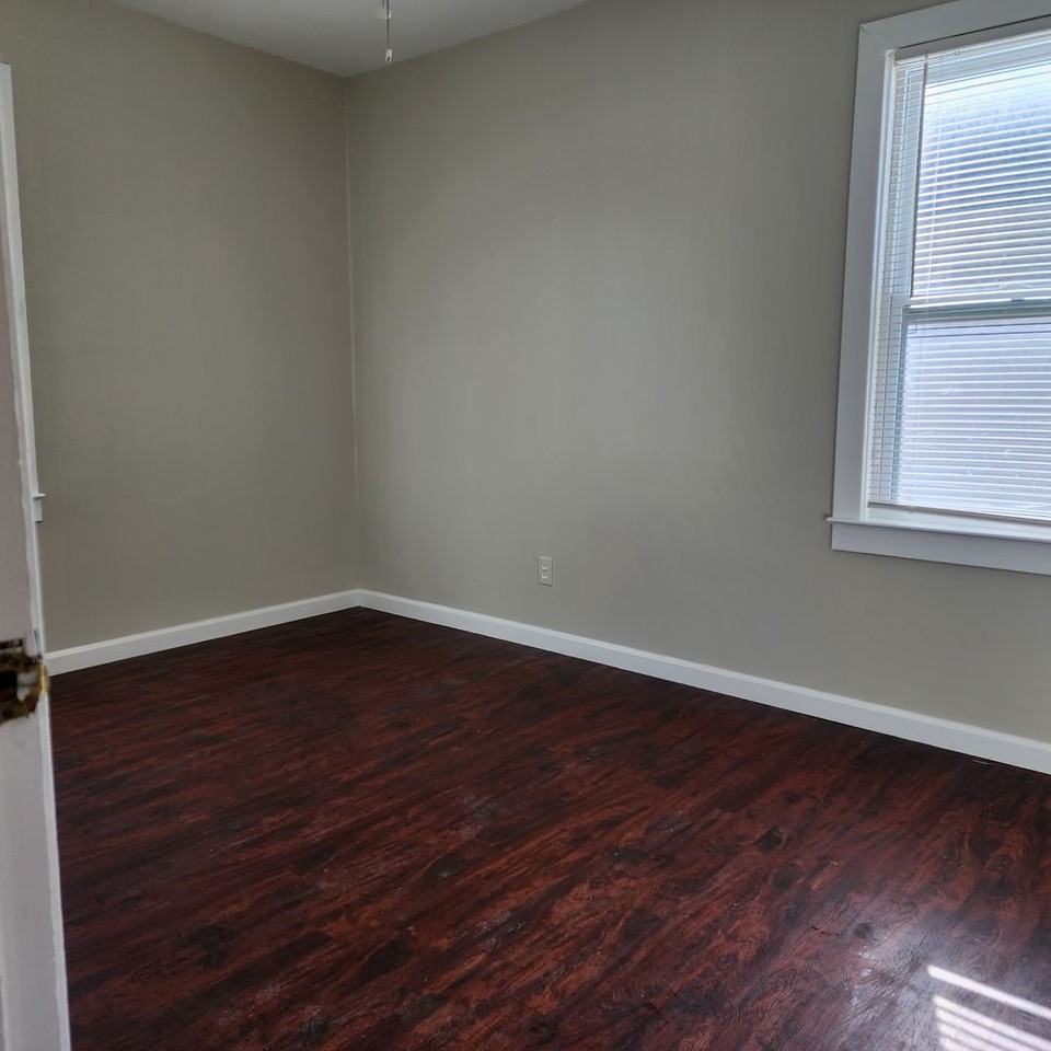 21250 Helle Ave - Photo 7 of 8