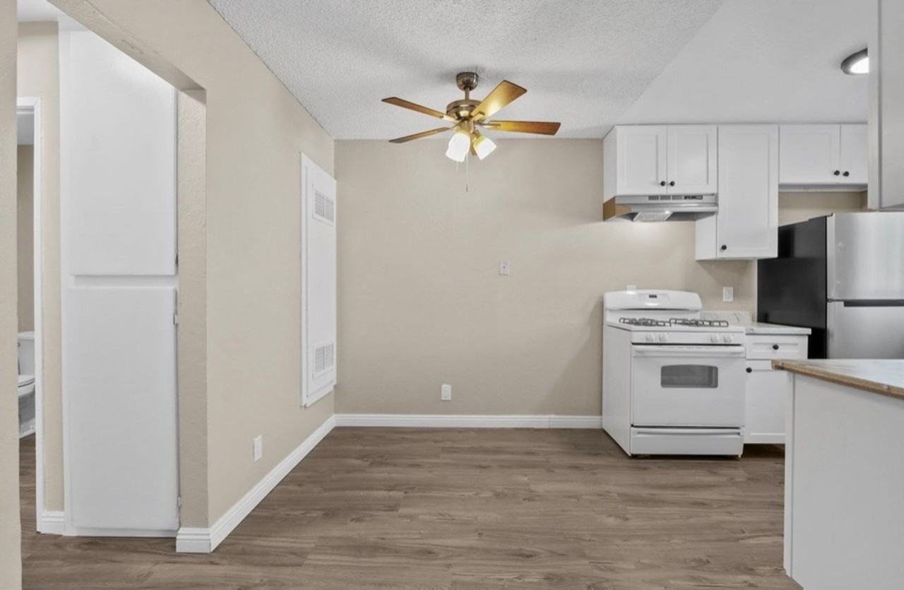 1356 W Stoneridge Ct. - Photo 3 of 9