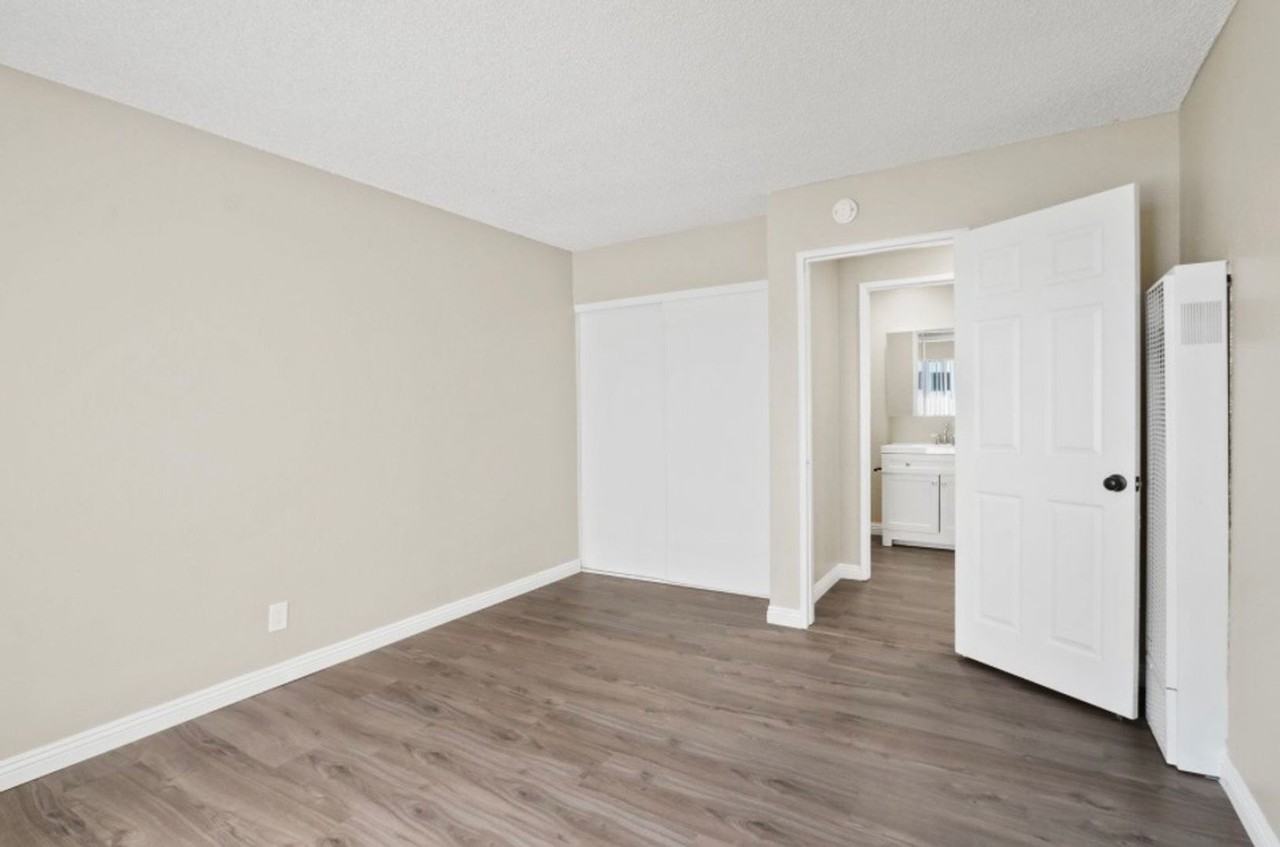 1356 W Stoneridge Ct. - Photo 4 of 9