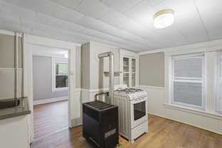 10 1/2 Ellsworth St - Photo 1 of 1