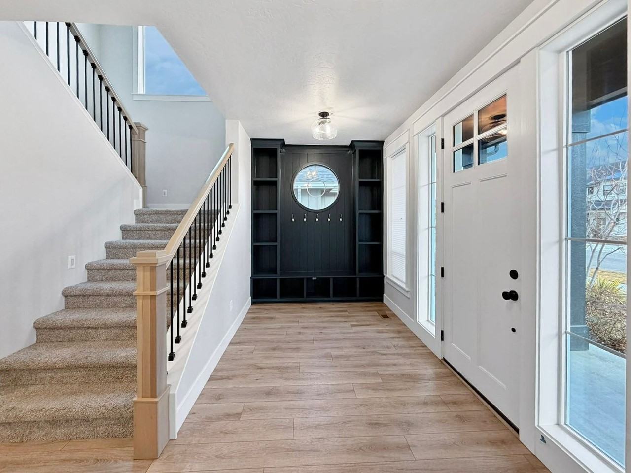 7773 W Cardinal Dr - Photo 3 of 23