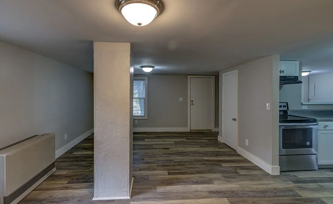 183 Hillside Dr - Photo 2 of 13