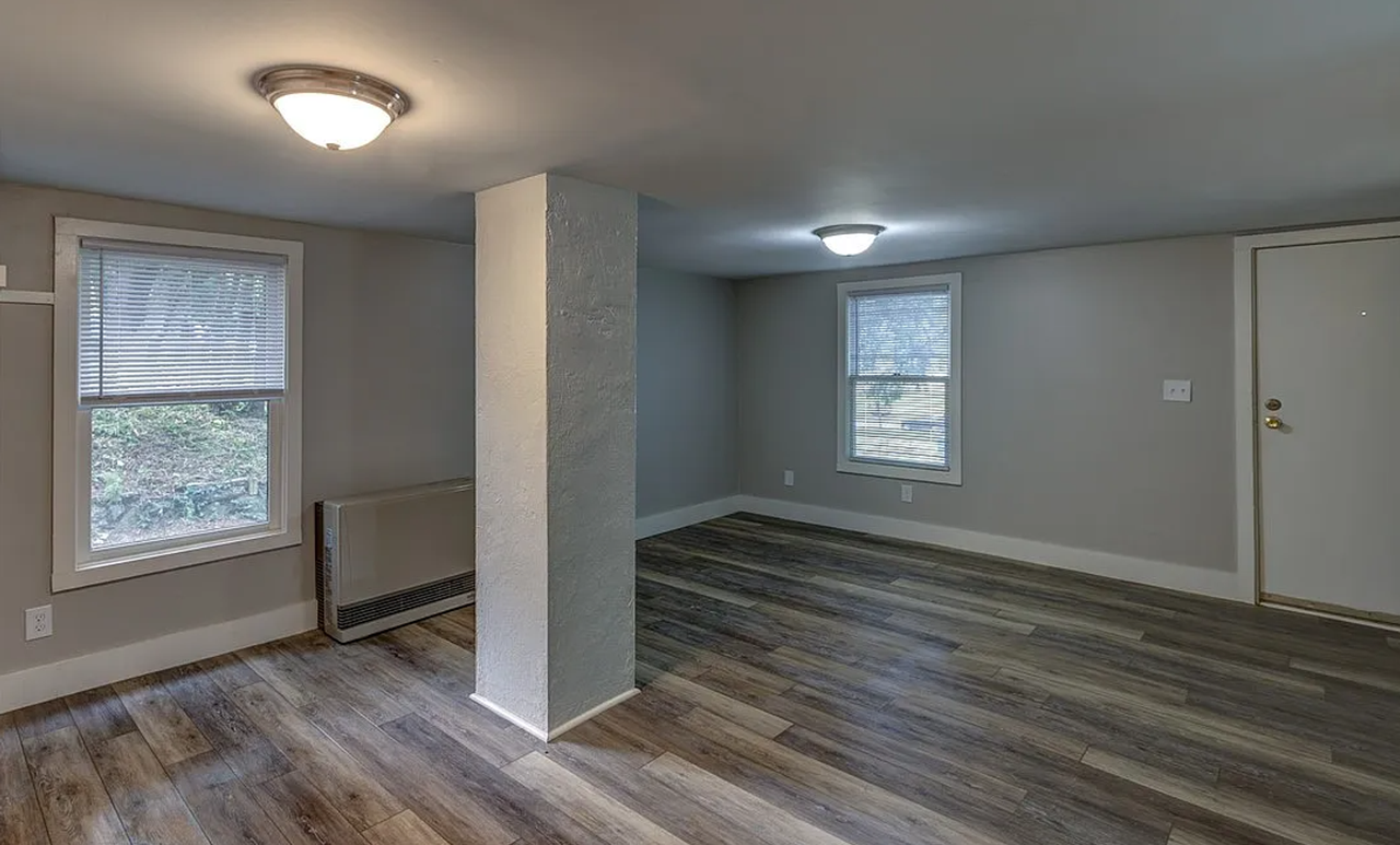 183 Hillside Dr - Photo 3 of 13