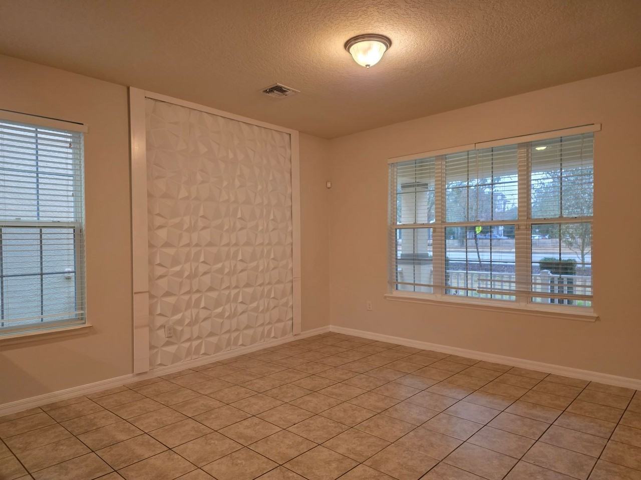 10710 Reams Rd - Photo 4 of 34