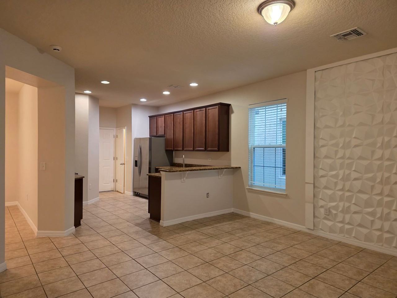 10710 Reams Rd - Photo 5 of 34