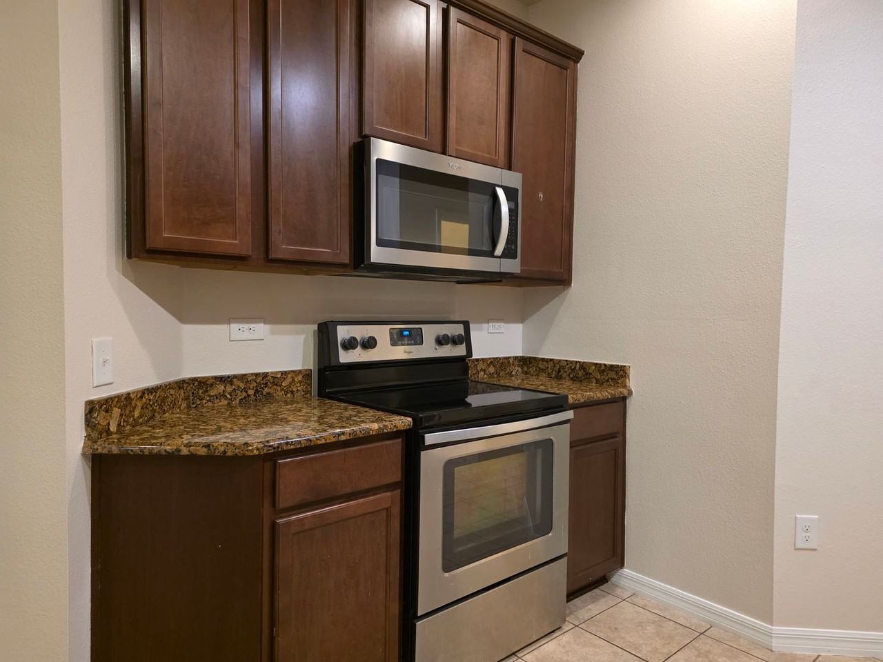 10710 Reams Rd - Photo 7 of 34