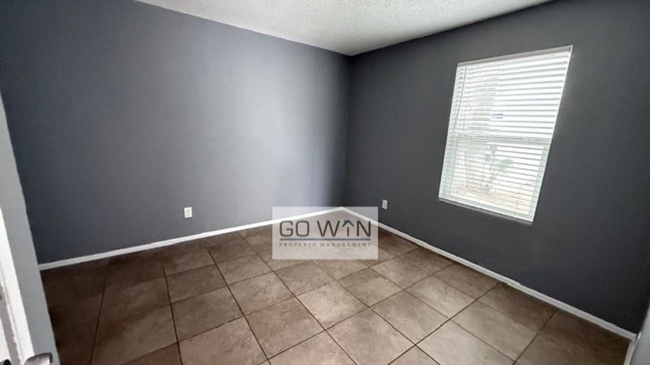 245 S Allen - Photo 2 of 9