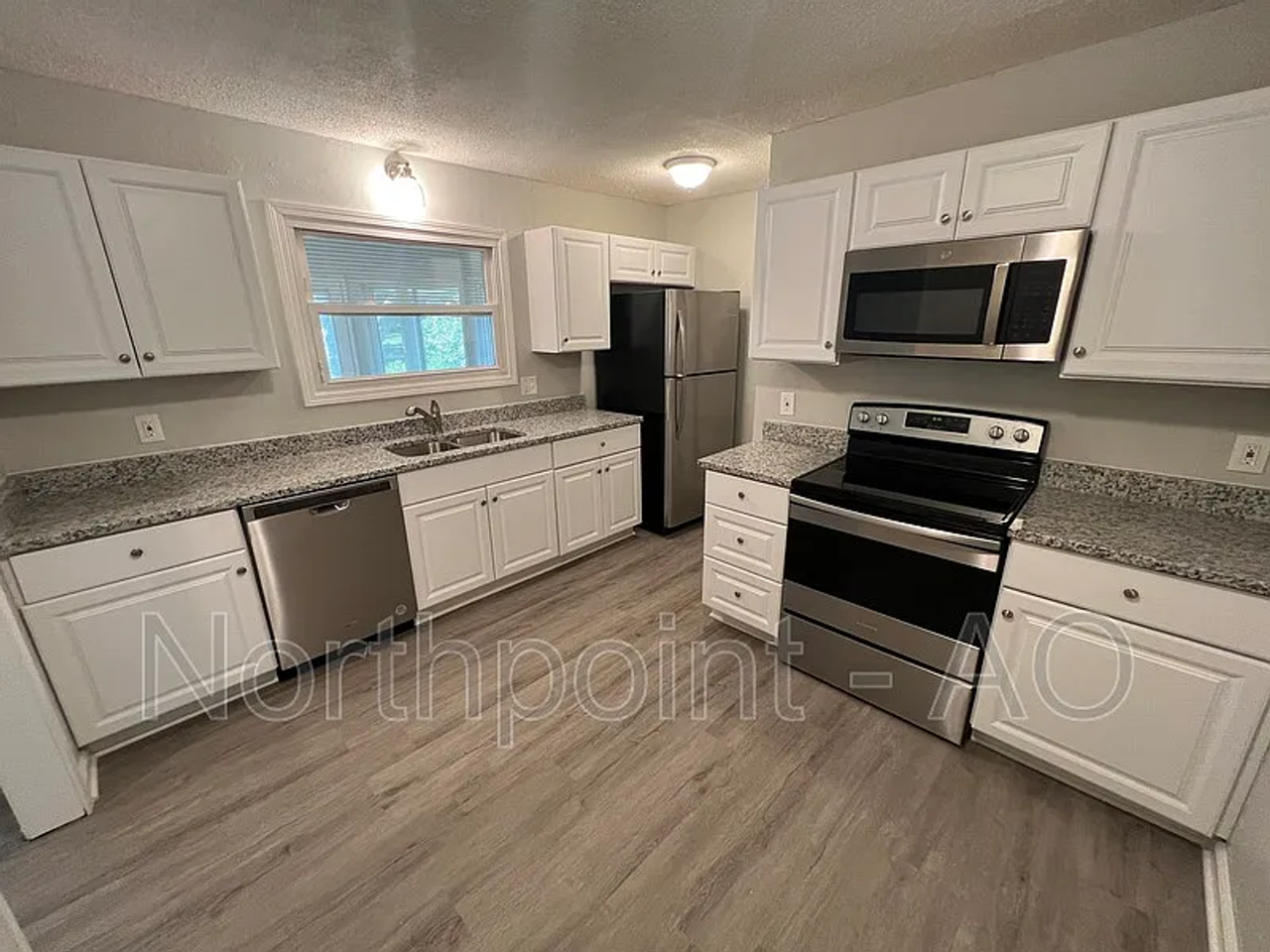 10007 E 77th Ter - Photo 2 of 16