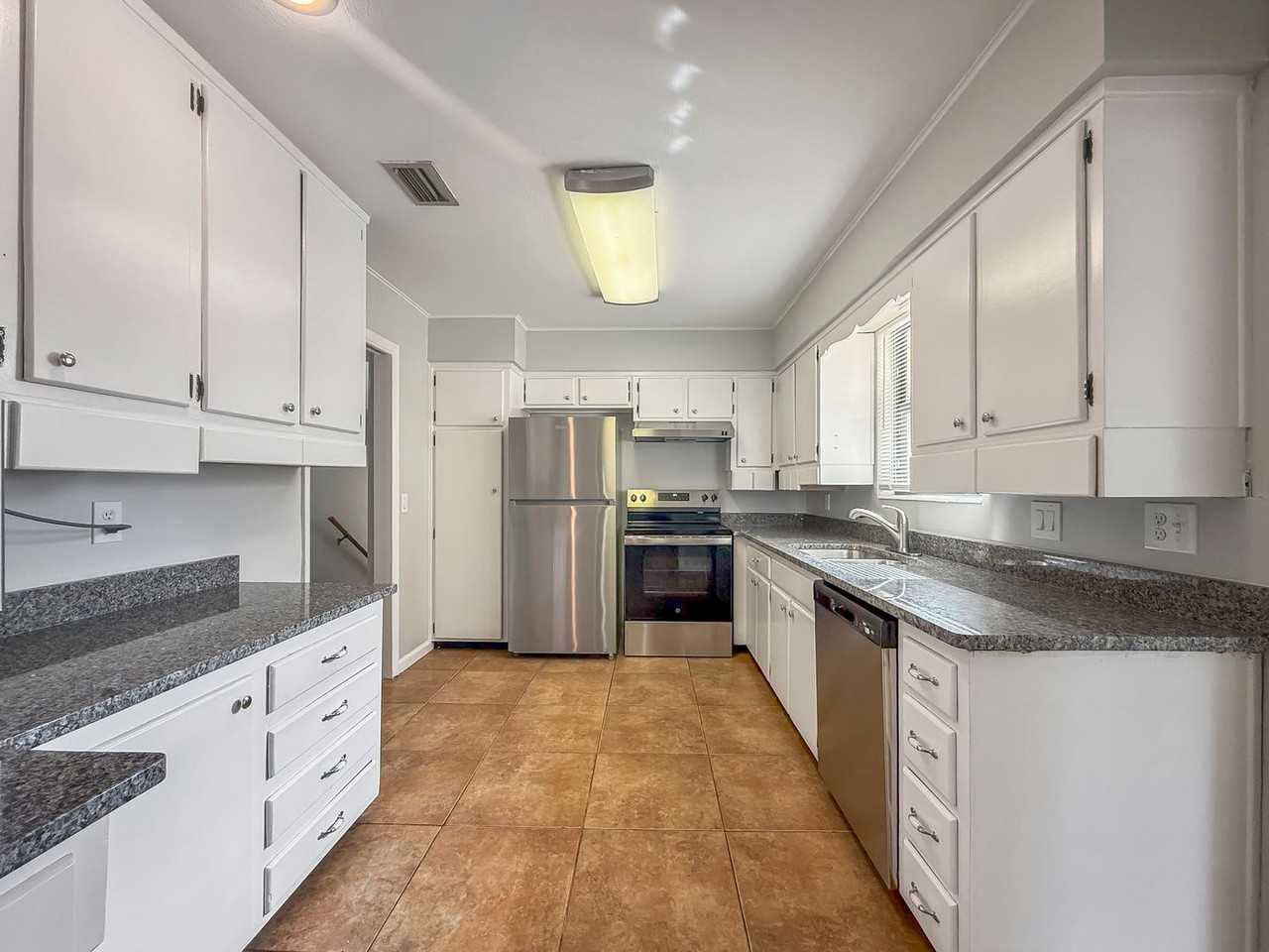 5378 Selton Ave - Photo 3 of 18