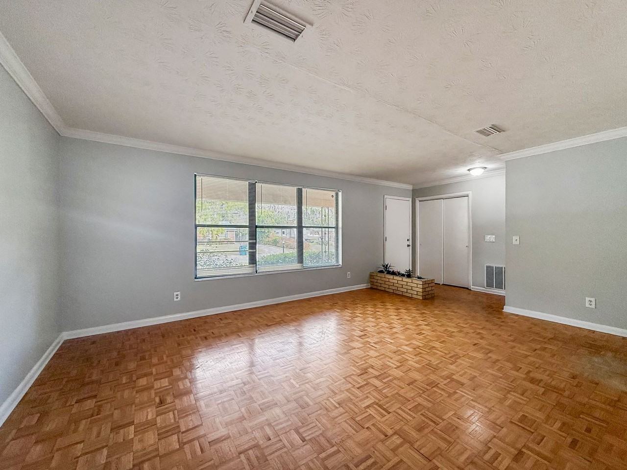 5378 Selton Ave - Photo 5 of 18