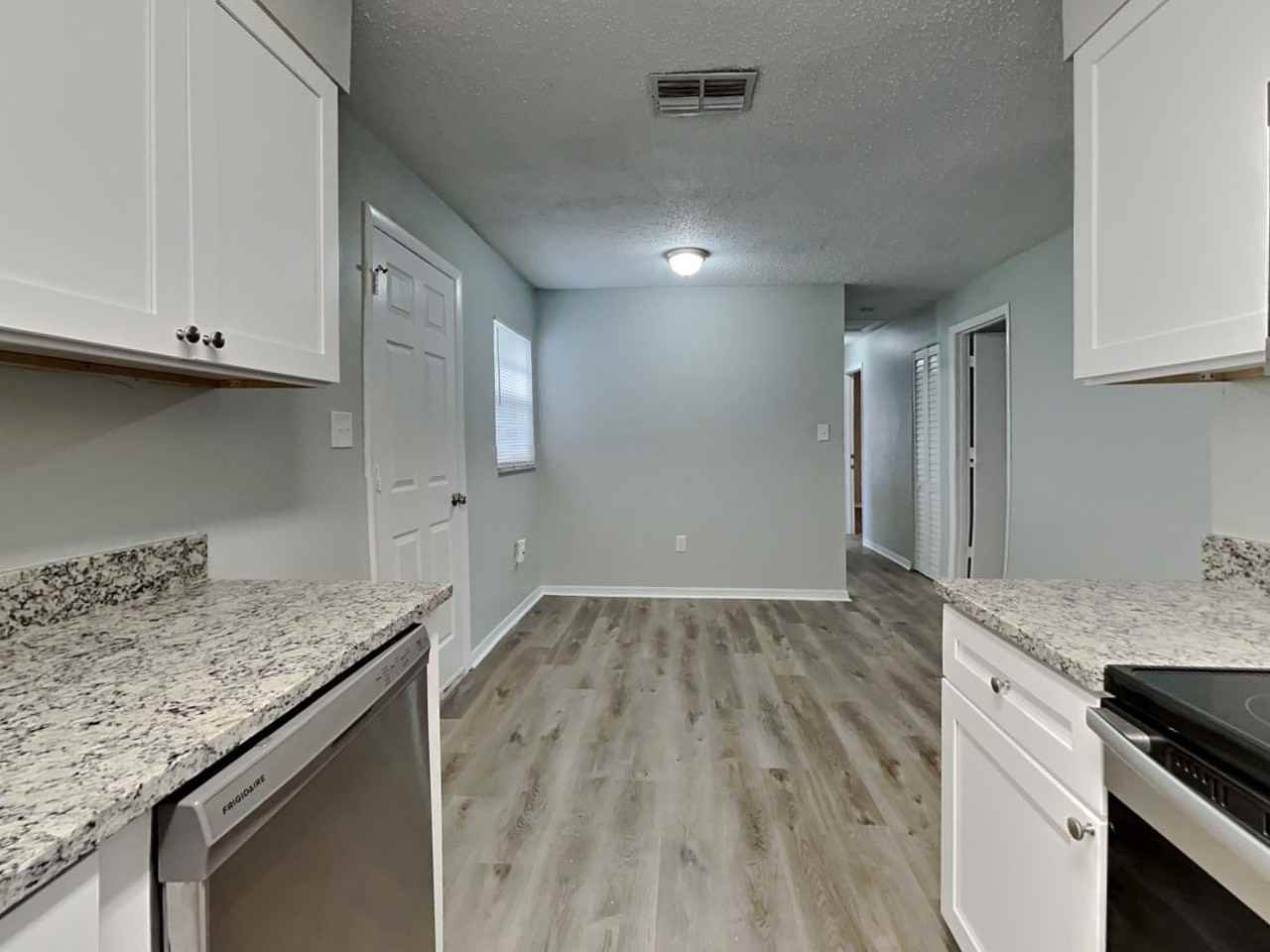 2627 E 31st Ave - Photo 4 of 16