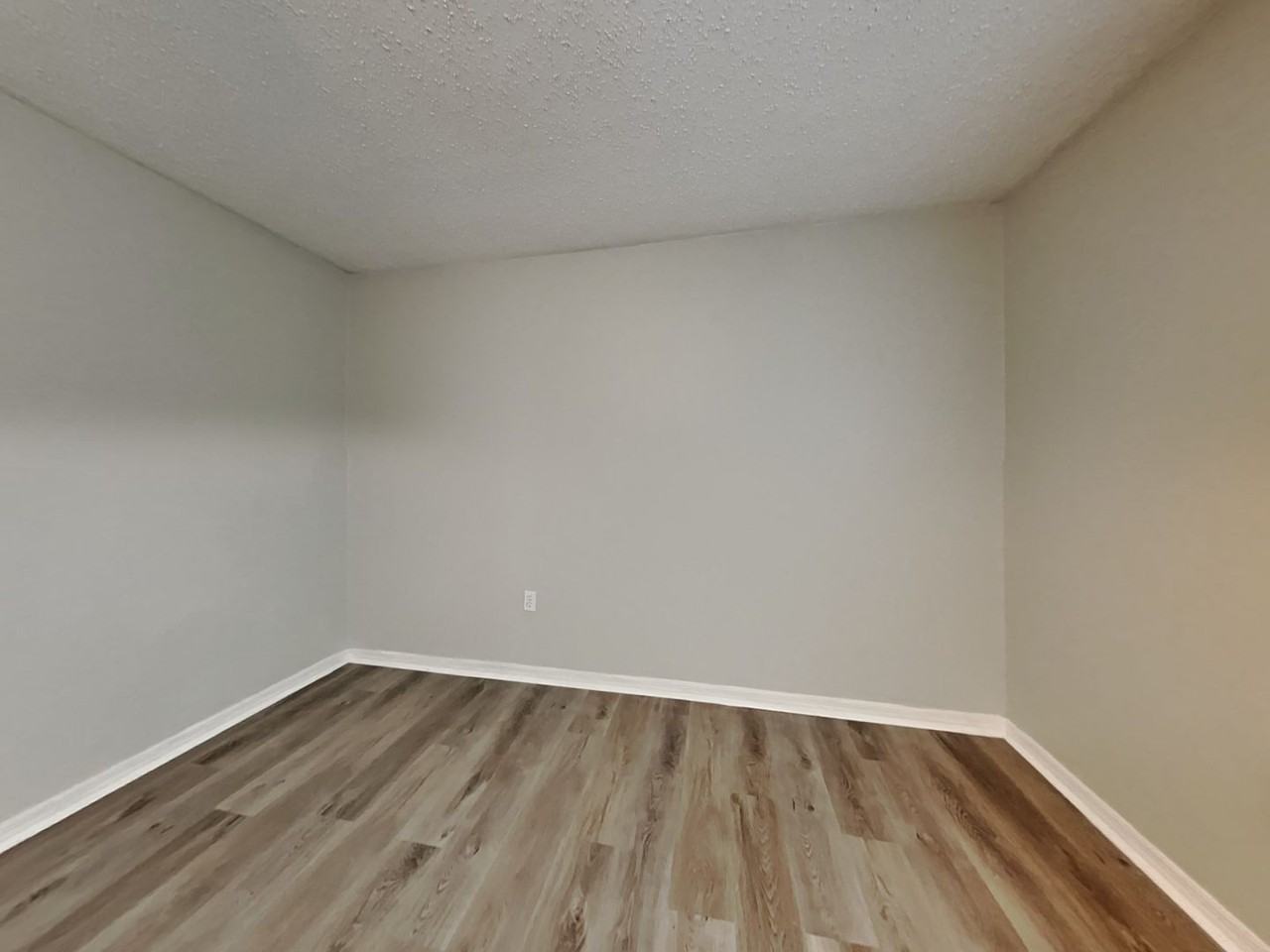 2627 E 31st Ave - Photo 7 of 16