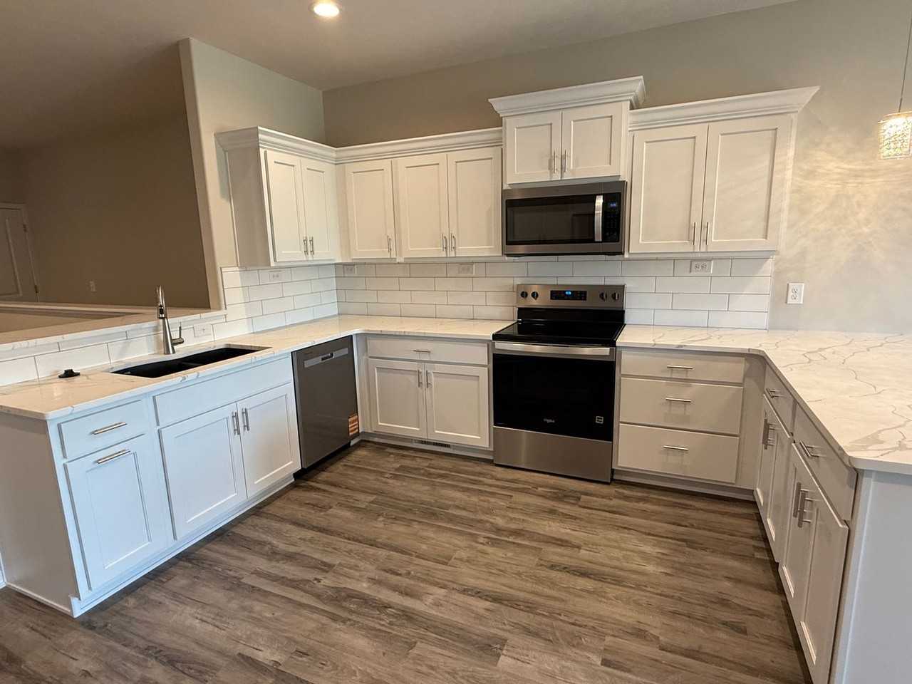 8812 Bristlecone Dr - Photo 4 of 20